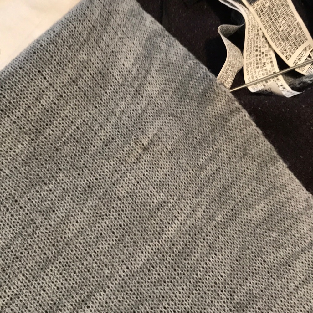 Light gray shawl from forever 21 - Picture 4 of 4